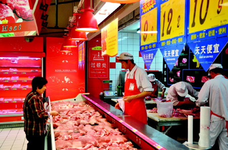 别拿猪价高当愰子，涨时跟涨，降时不降！