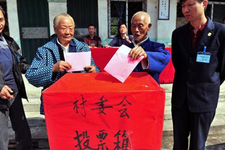 猪场拆迁玩出了新玩法 由村民投票决定拆不拆!