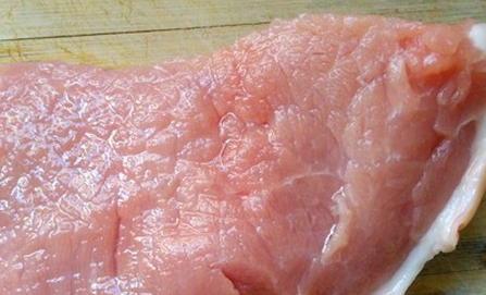 猪肉内又发现针头！被投诉后商家被迫补偿市民