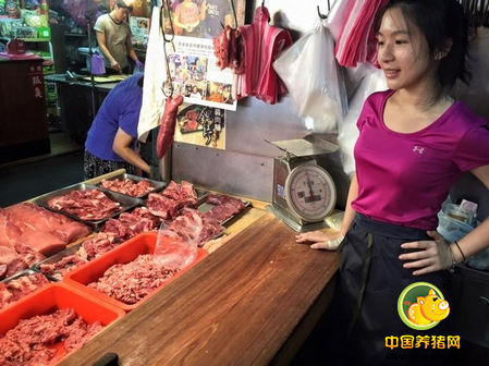 清纯“猪肉西施”美翻网友：她家肉我包了！