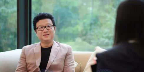 养猪人没有话语权，你们要吃一辈子地沟油！