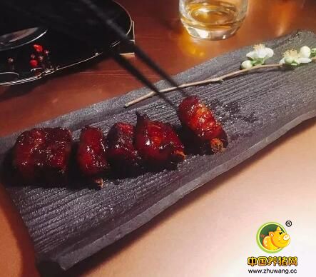 70万人围观!这头卖了16万RMB的猪,终于被吃了!