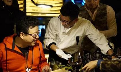 70万人围观!这头卖了16万RMB的猪,终于被吃了!