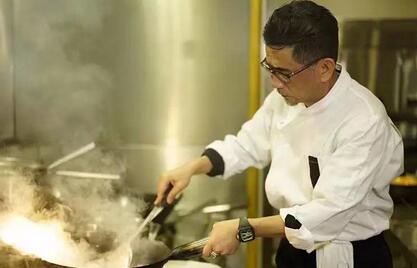 70万人围观!这头卖了16万RMB的猪,终于被吃了!