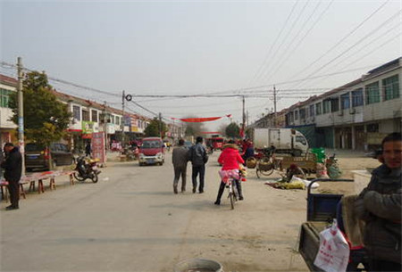 女大学生辞职卖猪肉，不顾父母反对成“猪肉西施”