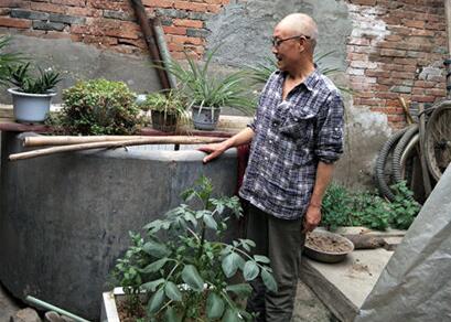 陕西养猪第一村治污阵痛：村民质问“十几年管不好一头猪？”