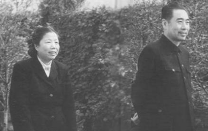周恩来写给妻子邓颖超的信: 山居中秋,对月怀人