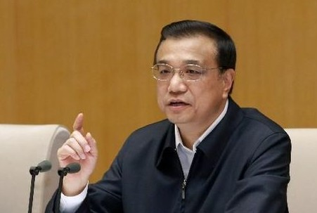 首先,最严环保法≠禁猪令,治理农村畜禽污染这原本是一件民心所向的事情,但如果因噎废食,不顾民生老百姓,只顾政绩绿色指标,也就偏离了国家环保政策的初衷,而且注定不会成功。