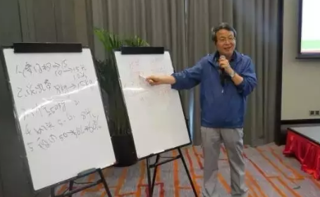 洪平先生新观点:优秀养猪成绩的四个“3”