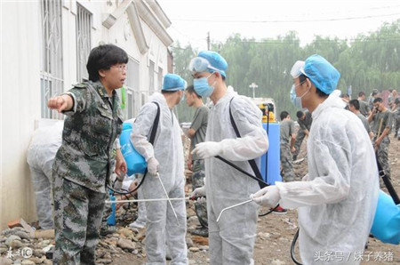 生石灰在猪场中的3个妙用，养猪人少花钱解决大问题