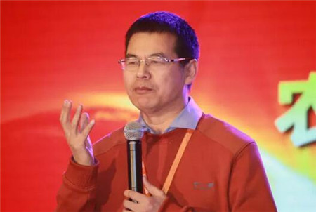 中国首位养猪博士:靠卖猪饲料从2万做到200亿