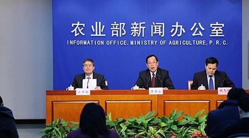 近年来，农业部多措并举，综合治理兽用抗生素问题，有效遏制动物源细菌耐药，取得积极成效。