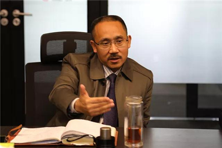 12月8日，在“中国畜牧饲料科技与经济高层论坛”即将召开之际，由《农财宝典》新牧网、《新饲料》、中国饲料行业信息网、中国养猪网、猪e网等多家行业内知名媒体组成的记者团来到集团总部参观，深入了解特驱。