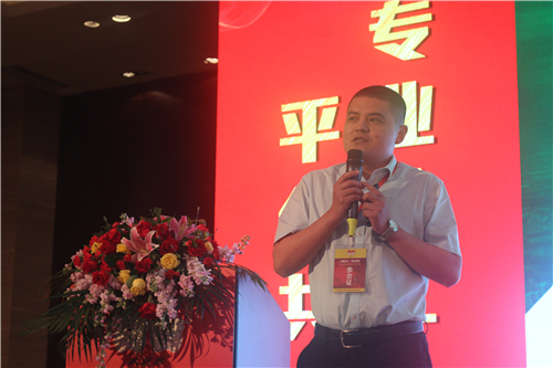 “英雄长啸震沧海，古树椰风动我怀”，行业内英雄齐聚于此，今年生猪行业形势严峻，猪价行情不容乐观，规模猪场如何突破行业发展瓶颈？如何将挑战转变为机遇？