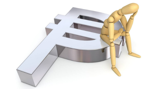 业内人士表示,当前国内生猪出栏均价已创近四年新低,行业实际头均亏损达100元左右。