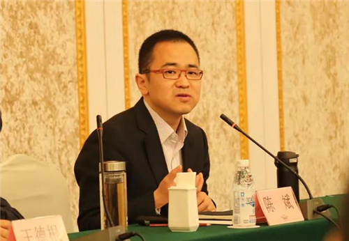 4月11日,畜牧养殖行业上下游30家企业近百名行业大咖齐聚蓉城,参加由特驱集团、阿里云、德康集团联合举办的智慧养殖产业联盟筹备会