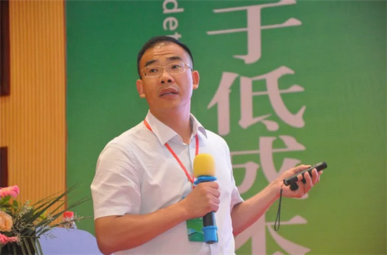 6月27日，备受瞩目的PITC 35 PSY 第三届PPT国际技术研讨会（PITC）在广西扬翔股份有限公司（以下简称“扬翔股份”）总部隆重举行，本届会议的主题是“低成本养猪新模式 新发展”。