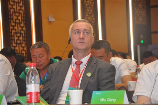 6月27日,备受瞩目的PITC 35 PSY 第三届PPT国际技术研讨会(PITC)在广西扬翔股份有限公司(以下简称“扬翔股份”)总部隆重举行,本届会议的主题是“低成本养猪新模式 新发展”。