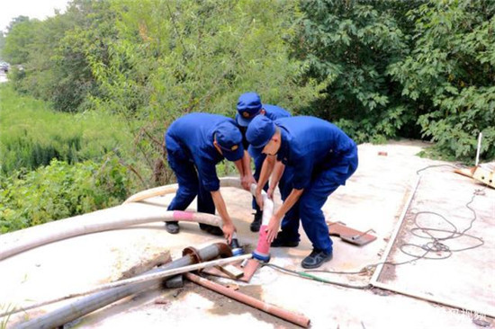 危急！2万多头猪竟缺水中暑，其中2500头是怀孕母猪！