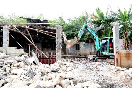 榕城区清拆2处生猪中转场 强力切断污染源