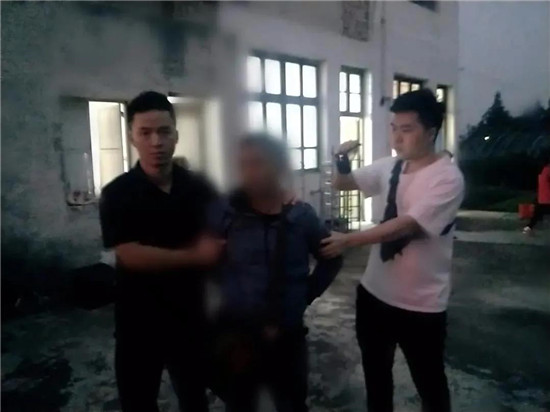 可恨！骗子利用“延时转账”，骗走62岁农户11头生猪！