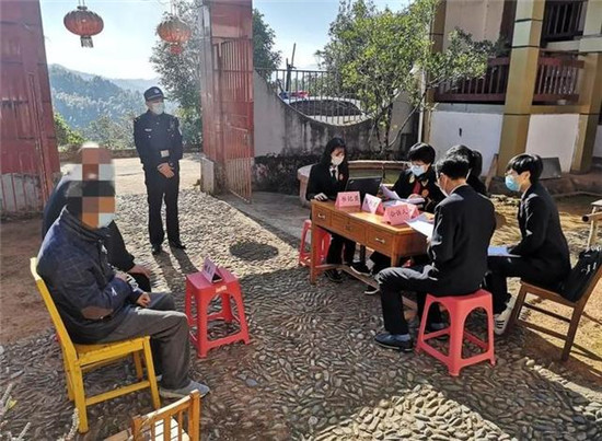 占用林地建养猪场，毁林者获刑受罚