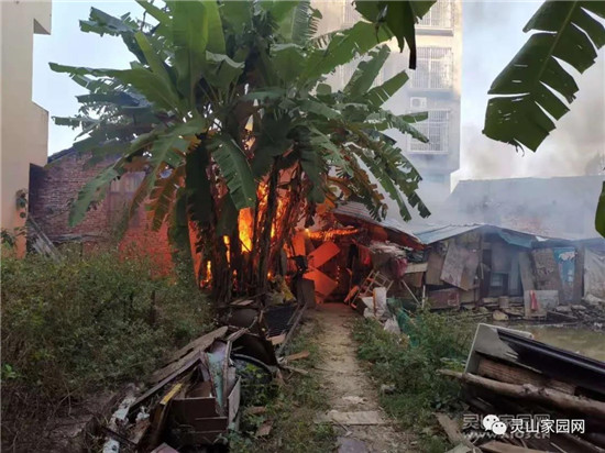 警惕！灵山一猪栏失火！幸好......