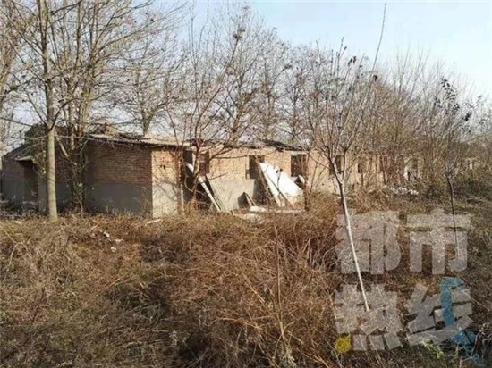 西安一伙人竟在废弃养猪场干这事，60余人被现场控制！