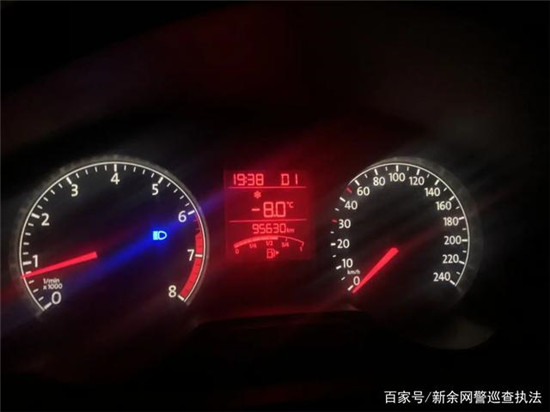 骗子骗到养猪场，民警隔河来劝阻