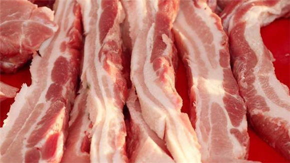 猪肉4周连降后，东北引领猪价上涨潮，还会再涨吗？预测来了