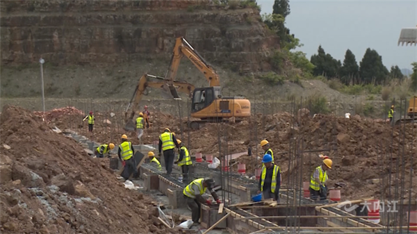 预计六月底完工！内江这个川南最大单体养猪场修……