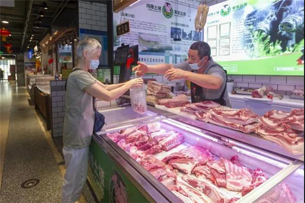农业农村部：猪肉价格已连续12周下降，六七月生猪存栏有望恢复到正常年份水平