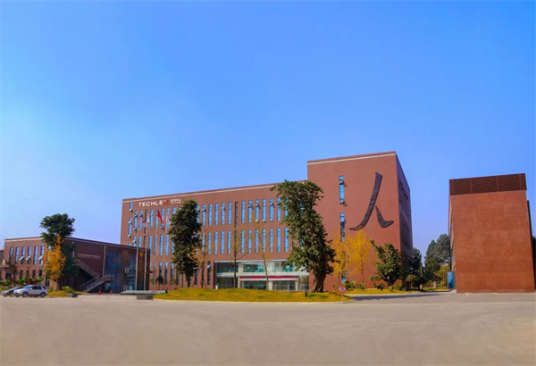 铁骑力士集团饲料及猪只公路运输车辆招募令