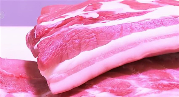 昌都市卡若区完成储备肉投放，投放冻猪肉5吨，单价为冻猪肉25元/斤
