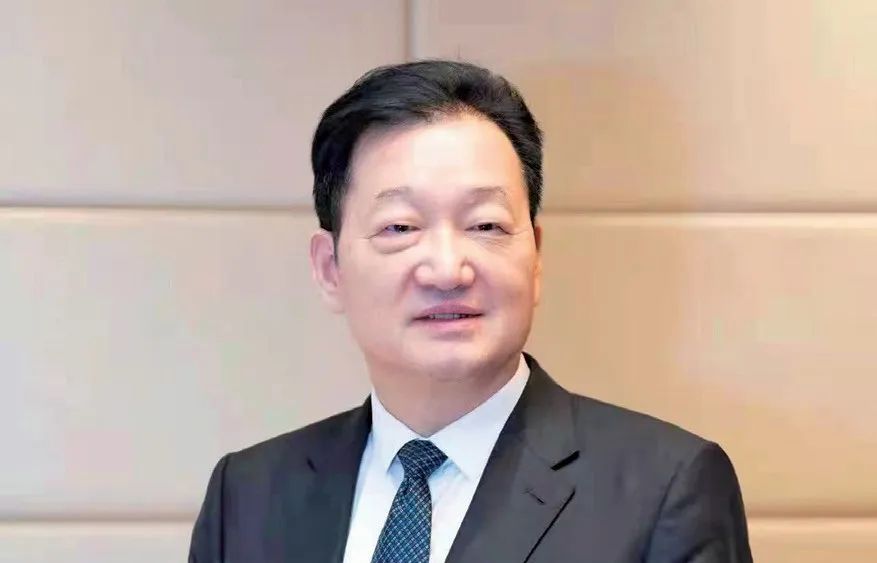 秦英林：向下扎根一百丈，向上奋力冲破天