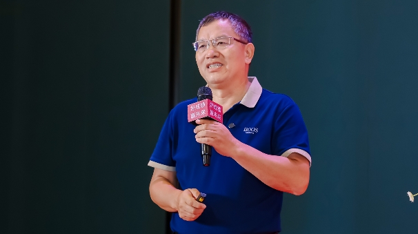 养殖黑科技--光照营养！草根熊牧场：以草代粮、种养循环、三生共赢！