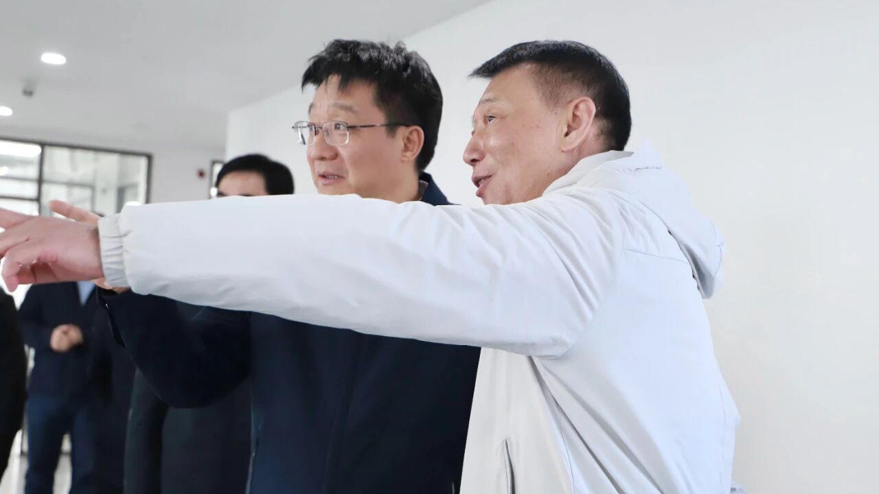 南昌市长高世文莅临双胞胎集团技术研发基地考察调研