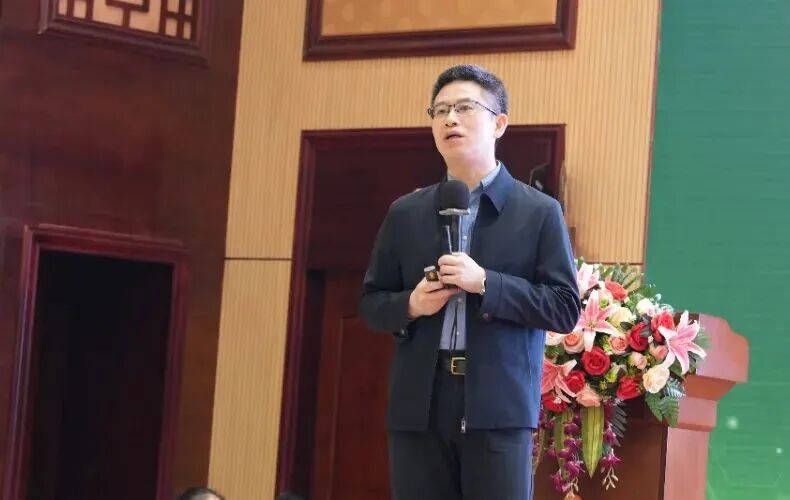 近500名饲料经销商齐聚扬翔，共商发展大计