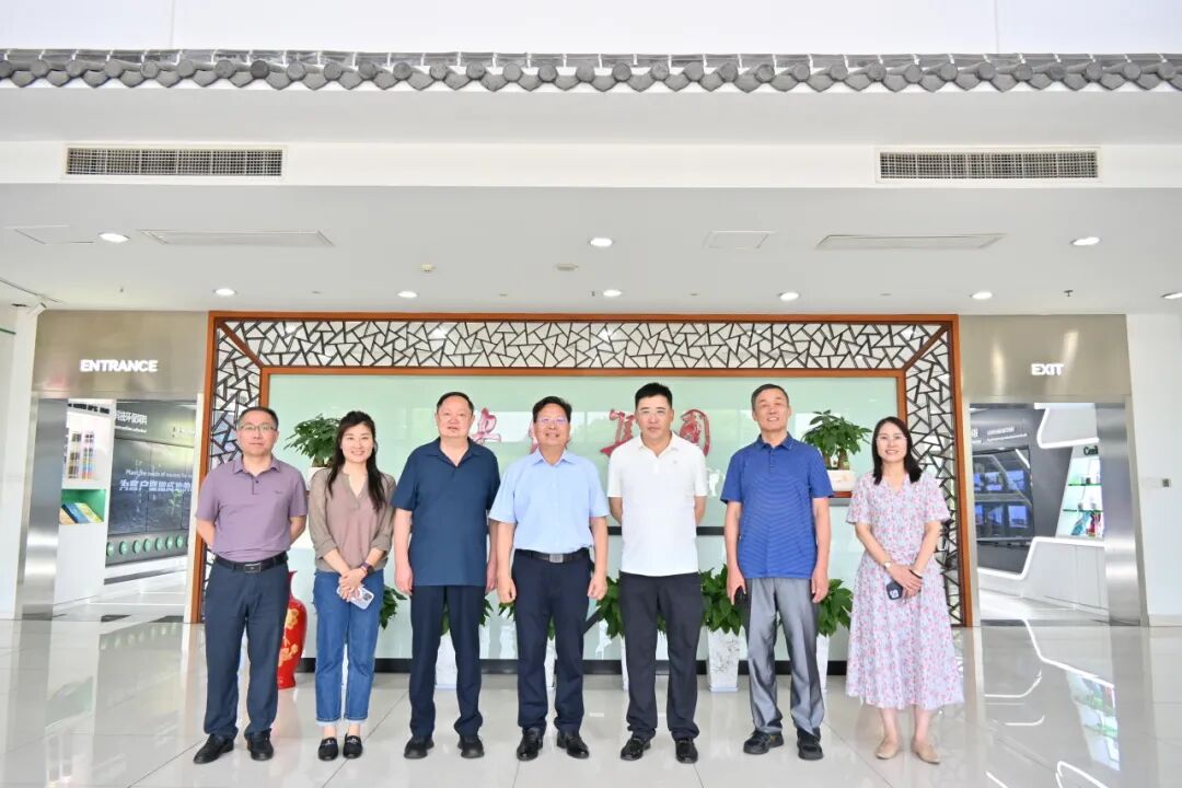 中国畜牧业协会会长蔡辉益博士一行莅临安佑集团调研，共探联农带农新路径